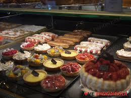 Paul Bakery Patisserie Jakarta Restaurant Review Love Indonesia Patisserie Makanan Desain Toko Roti