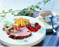 Hohruckenbraten Mit Pilzen Und Cherrytomaten Rezept Swissmilk Kirschtomaten Rezepte Brathahnchen