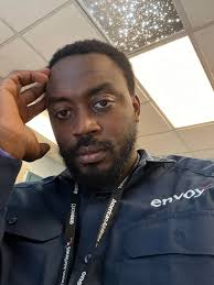 So this is how i do search an rescue missions. The people being rescued  dont enter my heli but they stay outside all the time hanging in front of  the door.. 😅