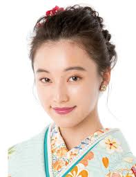 黒髪暗めの髪色に似合うアップヘアとメイクって成人式2019髪型