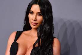 Here's a look at their hidden hills, california, home, which took nearly six years to renovate and is now worth an estimated $60 million. Kim Kardashian Soll Statue Nach Kalifornien Geschmuggelt Haben