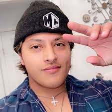 Omar Casillas's Instagram, Twitter & Facebook