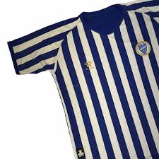 Indignacion De Los Hinchas De Godoy Cruz Por La Camiseta Del Centenario Que No Respeta La Historia Voxpopuli Tu Voz Es Noticia
