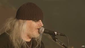 Celtic Frost: Tom Warrior afirma que "Cold Lake" é uma catástrofe em nível  artístico