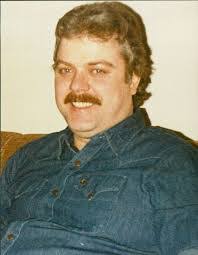 Robert Garth's Instagram, Twitter & Facebook