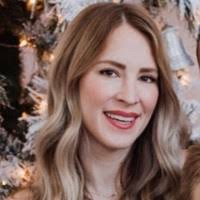 Caroline Majewski's Instagram, Twitter & Facebook