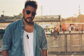 Info su ciro priello biografia filmografia discografia video foto citazioni curiosità frasi celebri news qui puoi conoscere la carriera e le curiosità sulla vita privata di ciro priello, leggere le notizie più. Lol Chi E Il Comico Ciro Priello Eta The Jackal Maura Film Instagram Donnapop
