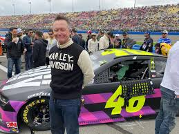 A great day @nascar photo by @wilmervalderrama #racing #speed