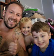 I'm 34/M/MD (a/s/l) for you old heads. I am a 6 ft plant friendly home  owner with 2 kids. I'm looking for a girl who enjoys playing Magic, Video  games and Bonus