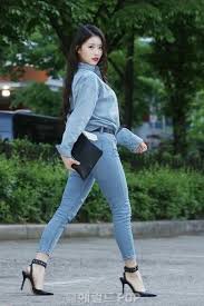 Pin By Jam On Kpop Ggs Model Skinny Jeans Beautiful