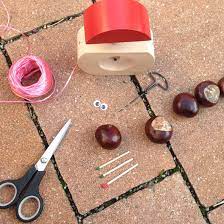 Basteln mit kastanien 2 bastelideen für den herbst herbstdeko ideen, maus aus kastanien und eicheln basteln, basteln kastanien spinne, igel basteln basteln mit kastanien basteln im herbst, lichterkette aus herbstblättern und kastanien basteln chestnuts decoration осенний декор. Basteln Mit Kindern Ganz Einfache Niedliche Kastanientiere