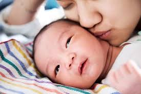 Sistem kekebalan tubuh yang belum terbentuk dengan sempurna. Hati Hati Ini Bahayanya Bila Bayi Sering Dicium Alodokter