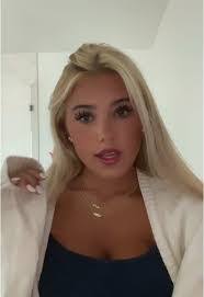 Sarah Spatz's Instagram, Twitter & Facebook