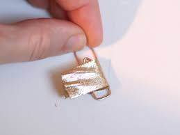 My man loves to fix things around the house, and he has a gigantic toolbox in the garage to do every kind of diy building project imaginable, but he doesn't like going back and forth to fetch what he needs for smaller projects. Diy Holiday Sequin Shoe Clip