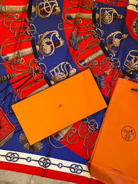 Lot Art Hermes Hermes Scarf Carre Les Cliquetis Anno 2010 Con Box Hermes E Shop Bag Hermes Scarf