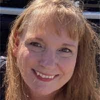 Julie Strayer's Instagram, Twitter & Facebook