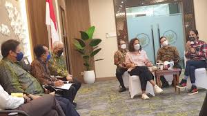 Semua insan sedang gembira di hari ini sayang hari yang mulia marilah bersama berhari raya hilangkan duka lupakan saja. Soal Stimulus Industri Film Airlangga Cari Formula Tepat Republika Online