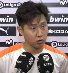 발렌시아가 이강인 10m으로 잡고 스왑딜을 해보려고 하고 발렌시아가 헤타페 아람바리 노리면서 서로 교환하는 딜 해볼까 제시해봤는데 이강인이 거부한거고, 10m을 오퍼하려는 구단들이 있는게 아니라. ì´ê°•ì¸ ìœ„í‚¤ë°±ê³¼ ìš°ë¦¬ ëª¨ë'ì˜ ë°±ê³¼ì‚¬ì „