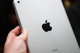 Design wise, the ipad mini 5 is identical to the ipad mini 4, featuring a body with a tapered design, rounded corners, thick bezels at the top and bottom of the device, and thinner side bezels. Apple Siapkan Ipad Mini 5 Dan Ipad 10 Inci