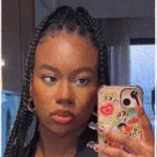 Mary Zenner's Instagram, Twitter & Facebook