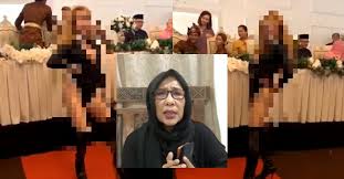 Review rahsia kejelitaan neelofa dan siti nurhaliza terbongkar jamumutyara lazeezybeautycentre. Sepatutnya Persembahan Tradisional Lawak Jenaka Majlis Sanding Anak Cetus Kontroversi Normah Damanhuri Akui Kesal