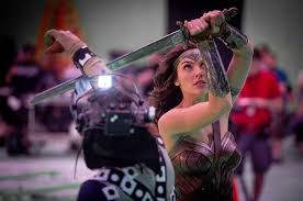 Gal gadot's shared a snippet friday on instagram of her training routine as she rocked out while boxing with her trainer. Gal Gadot S Wonder Woman Workout 5 Ways To Transform Your Body