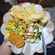 Nasi Pecel Blitar Sore Lurr Mulih Kerjo Rung Wayahe Madhang Rosone Wes Luwe Banget Ki Wethenge Kemrucuk Ora Karuan Pengen Golek Menu Sego Pecel Sing Teko