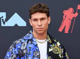 This diamond geezer, joey essex, has some proper norty clobber in one of his many wardrobes… Tfbhmvf04cfj2m