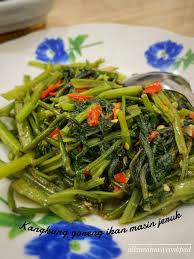 1 ikat kangkung segar, 1 tangkai cili merah (nak pedas, bubuh la cili padi ikut citarasa), 2 ulas bawang merah, 1 ulas bawang putih, segenggam ikan bilis/udang kering, 1 sudu makan (atau lebih) belacan, garam dan perasa (ajinomoto) secukup rasa. 10 Menu Resepi Berasaskan Kangkung Mudah Cepat Dan Lazat Vitamin Wawa Pengedar Shaklee Aktif