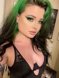 Amber Deville's Instagram, Twitter & Facebook