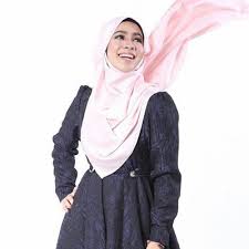Nama penyanyi kelahiran akademi fantasia 2013 (af 2013), amira othman mula menjadi sebutan ramai selepas lakonan pertamanya dalam drama bersiri abang bomba i love you bersama hisyam hamid menyerlah. Biodata Amira Othman Cerita Budak Sepet