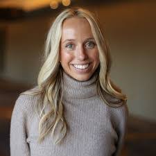 Courtney Dade's Instagram, Twitter & Facebook