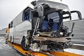 Alle daten, die sie für die ermittlung der kraftfahrzeugsteuer benötigen, finden sie in der zulassungsbescheinigung teil i oder im fahrzeugschein. Schwerer Busunfall Nahe Zurich Eine Tote 44 Verletzte Web De