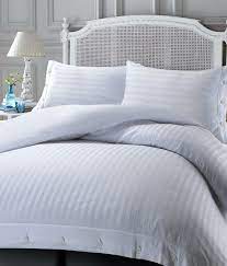 Unique and luxury hotel quality bed linens used in 5 star hotels such as hotel bedding duvet covers, hotel bedding quilts, hotel bedding comforters and hotel high tread count sheet sets for a fabulous classic modern look. 100 Luxus Hotel Qualitat Agyptische Baumwolle Satin Streifen Bettbezug Set Ebay