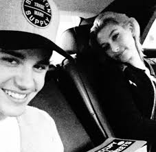 Perjalanan Cinta Hailey Baldwin dan Justin Bieber: Dari Pertemuan Pertama  hingga Pernikahan dan Kabar Kehamilan