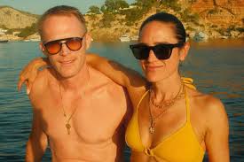 Jennifer Connelly Wraps Arm Around Husband Paul Bettany in Sunny Photo:  Happy Valentines Day to My Love
