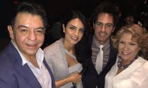Producto de la relación entre el actor y la actriz de doblaje gabriela michel. La Mama De Aislinn Derbez Revela Nuevos Detalles Y Fotos De La Boda De Su Hijia Con Mauricio Ochmann Mamaslatinas Com