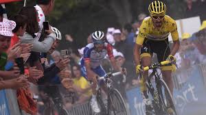 The tour de france peloton arrives in paris (photo: Tour De France 2019 Vorschau 9 Etappe Feuerwerk Am Feiertag Eurosport