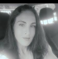 Renee Mann's Instagram, Twitter & Facebook