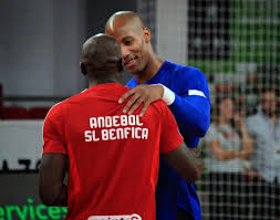Последние твиты от alfredo quintana (@quintanalfredo). Fotos Jogadores De Sporting E Benfica Vestem Todos Quintana Maisfutebol