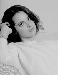 Vanessa Marano who plays Bay Kennish