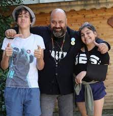 Somer sivrioğlu eşini aldattığı editör sevgilisi kimdir? Masterchef In Somer Sef I Ve Cocuklari Sosyal Medyayi Salladi Iste Somer Sef Ve Ailesi