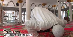 Tetapi kalau keuzuran (sakit) seperti kena gaut sehingga tidak boleh ke masjid, jadi kita sembahyang di dalam kereta dan menghadap ke kiblat okay, tetapi jika kita tidak keuzuran (sakit) jadi tidak boleh. Bagaimana Tata Cara Sholat Di Dalam Kereta Konsultasi Agama Dan Tanya Jawab Pendidikan Islam