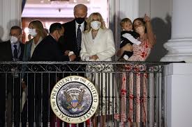 Präsident der usa, kann sich über die unterstützung einer großen familie freuen. Ujbyg3x6rivx2m