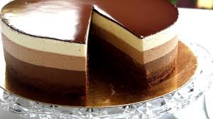L Entremets 3 Chocolats La Recette Inratable Avec Mousses Aeriennes Triple Chocolate Mousse Cake Youtube