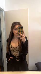 Unlike standing straight, the contrapposto pose conveys dynamism and liveliness; Lonerhijabi Selfie 2020 2021