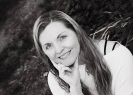 Ann Claypool's Instagram, Twitter & Facebook