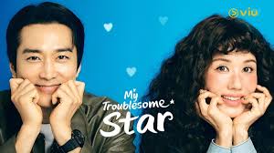 Interstellar Review. Aku straight the point sebab filem ni dah lama keluar  jadi mmg akan ada spoilers. ‼️ Tahun 2067, Bumi semakin kering dan  kekurangan air. Sebab tu banyak tanaman mati dan