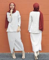 Style pakaian pria yang disukai wanita sebenarnya tidak sulit walaupun wanita terkenal dengan sifat mereka yang cenderung perfectionist ketika berhubungan dengan soal berpakaian. Pakaian Muslimah Ke Pejabat Mybaju Blog