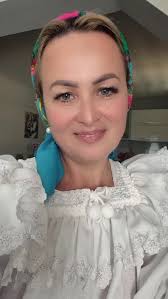 În curând urmează altă hore faină alături de frumoasa mea prietenă  #sanzianatoaderardelean 🌟🤗😘